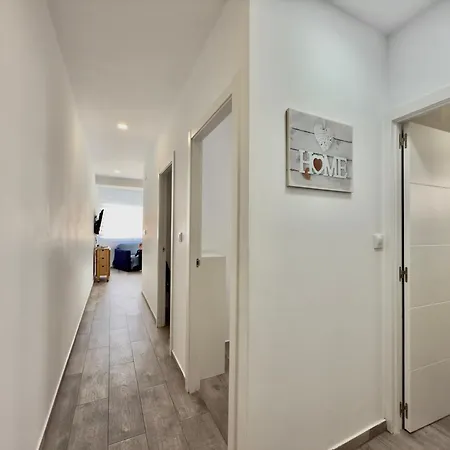 Carihuela Nidos-terraza Al Sol * Торремолинос