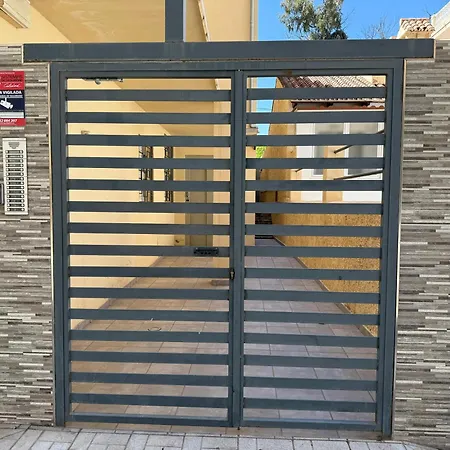 Carihuela Nidos-terraza Al Sol Торремолинос