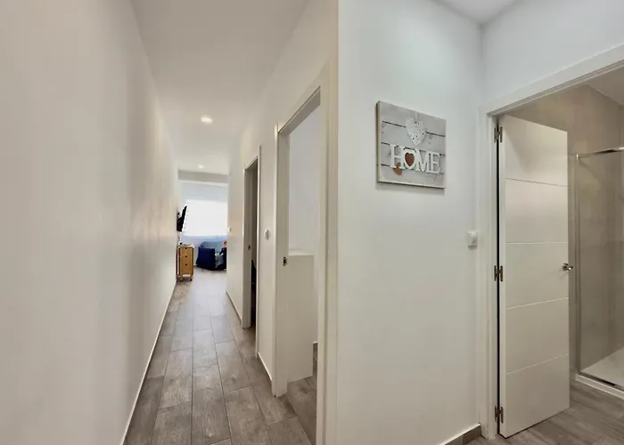 Carihuela Nidos-terraza Al Sol * Торремолинос