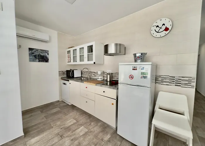 Carihuela Nidos-terraza Al Sol Торремолинос