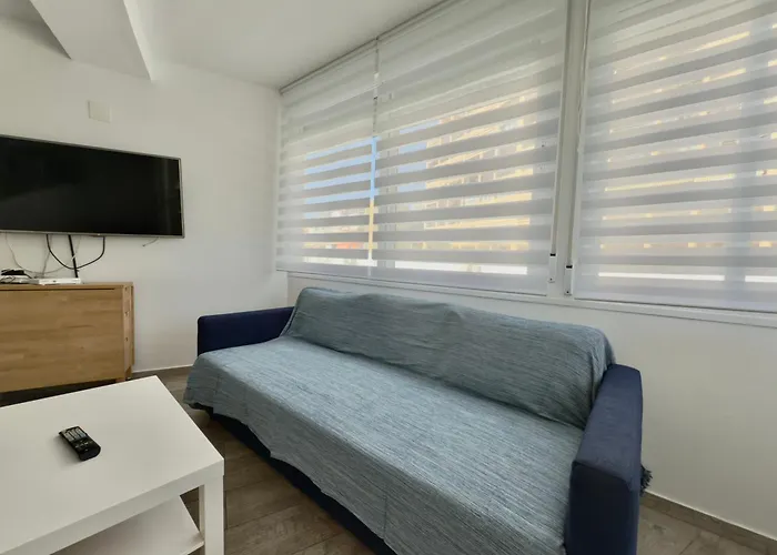 Carihuela Nidos-terraza Al Sol * Торремолинос