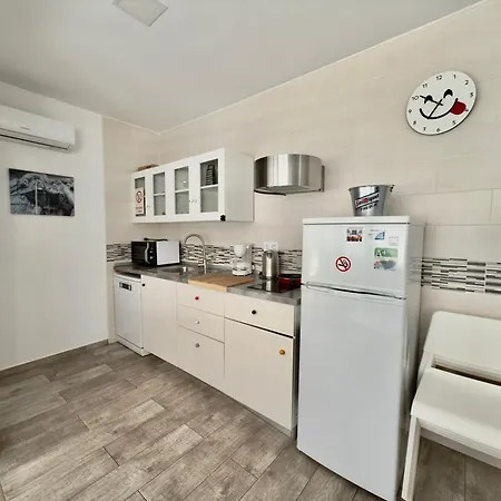 A6- Carihuela Nidos 2 Hab, Wifi, Terraza Torremolinos